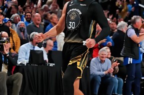 YY体育-包含巴特勒连续二十场比赛得分超过关键助攻，西班牙队挑战极限！的词条