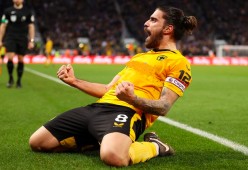 YY体育- 马赛训练课后队长鼓劲，志在欧冠名次提升，赛场秩序良好，细节决定成败