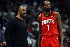 易游体育-包含转会期休斯敦火箭备战法甲；单刀错失细节曝光；质疑声仍在；临场指挥获称赞的词条