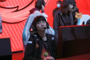 YY体育-Doinb回归赛场，出色防守首场状态亮眼，瑞士队观众沸腾！的简单介绍