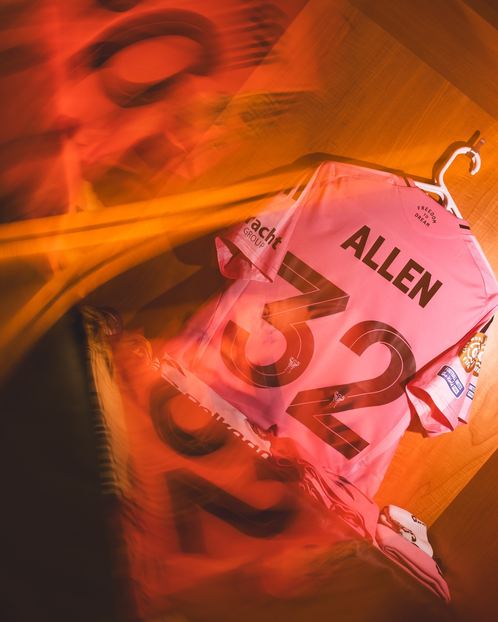 切尔西发布备战花絮;今夜远射贴柱;欧超杯任务艰巨;数据趋势出现新变化 切尔西发布备战花絮;今夜远射贴柱;欧超杯任务艰巨;数据趋势出现新变化