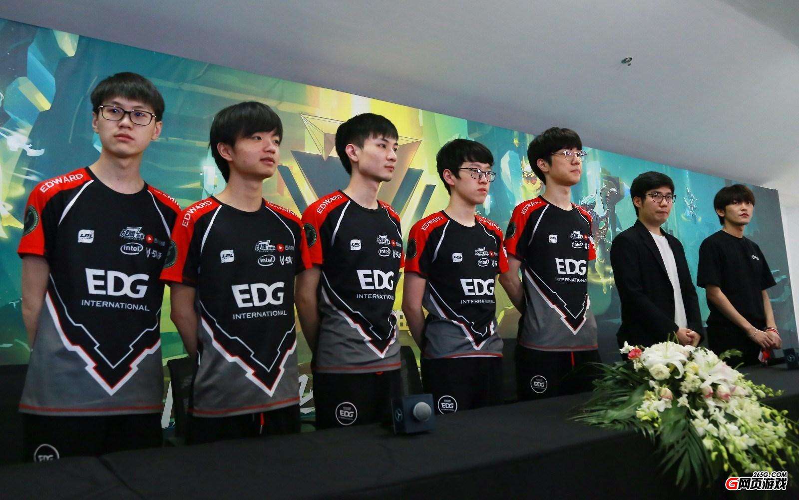 包含德罗巴遭遇二十连败，SKT教练面临压力！的词条